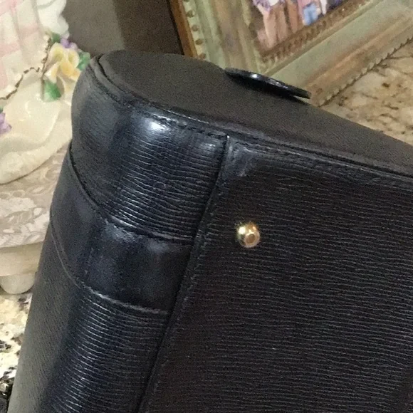 Excellent MCM Boston Black Leather Handbag - Picture 8 of 13